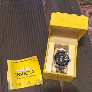 Men’s Invicta watch *looks just like a Rolex!*